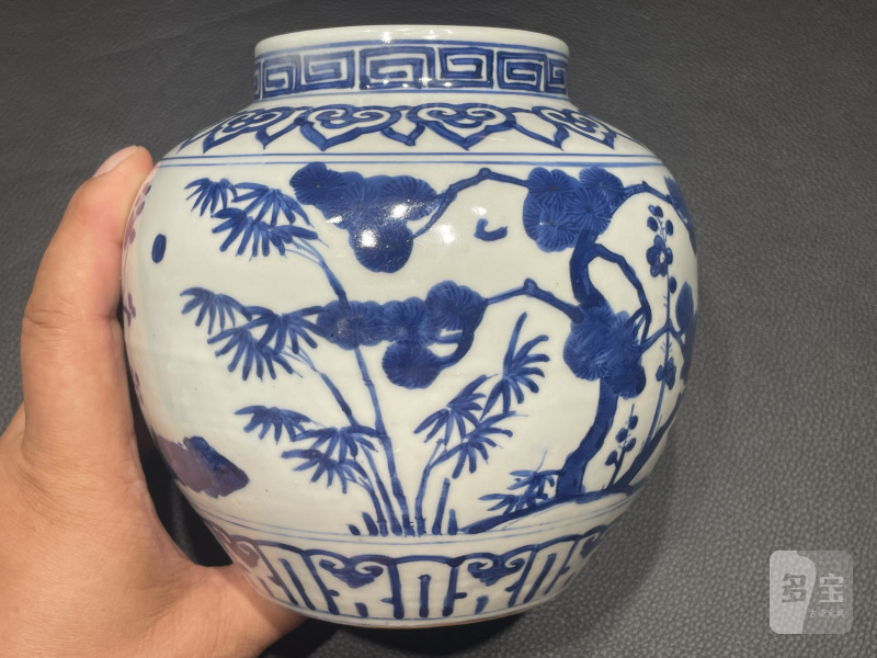 明嘉靖 青花岁寒三友图罐 - 图3